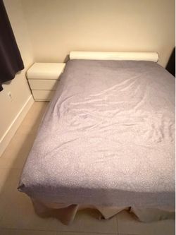 Queen bedroom set