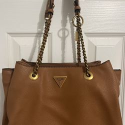 Guess 👜 Like New!!