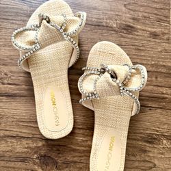 Flat Sandal With Jeweled bow Size 6 NEW IN BOX  $15