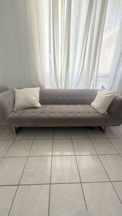 Sofa (Great Condition)