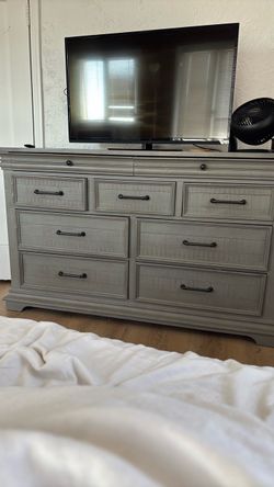 Grey 9 drawer dresser