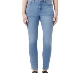 NWT Kirkland women's signature skinny Jeans Light Blue 