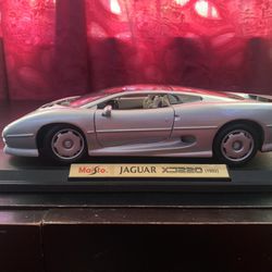 Maisto Jaguar Xd(contact info removed) Scale Model 