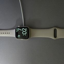 Apple Watch Series 8 41mm Starlight