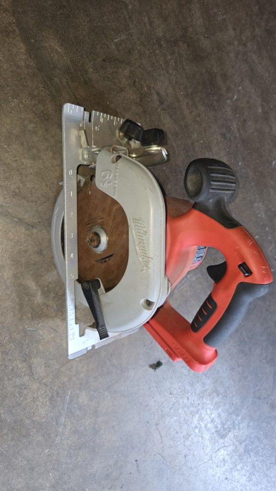 M28 circular saw  6 1/2  Tool only  Milwaukee skill saw