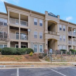 A 2 Bedroom With 2 Full Bath In Great Location In Woodbridge,va