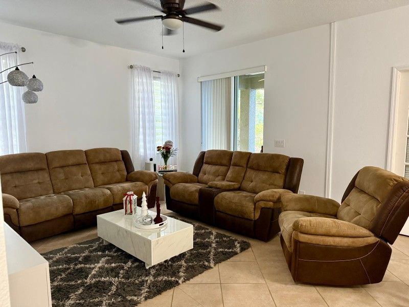 Fabric & Poli-Fiber Brown Furniture 