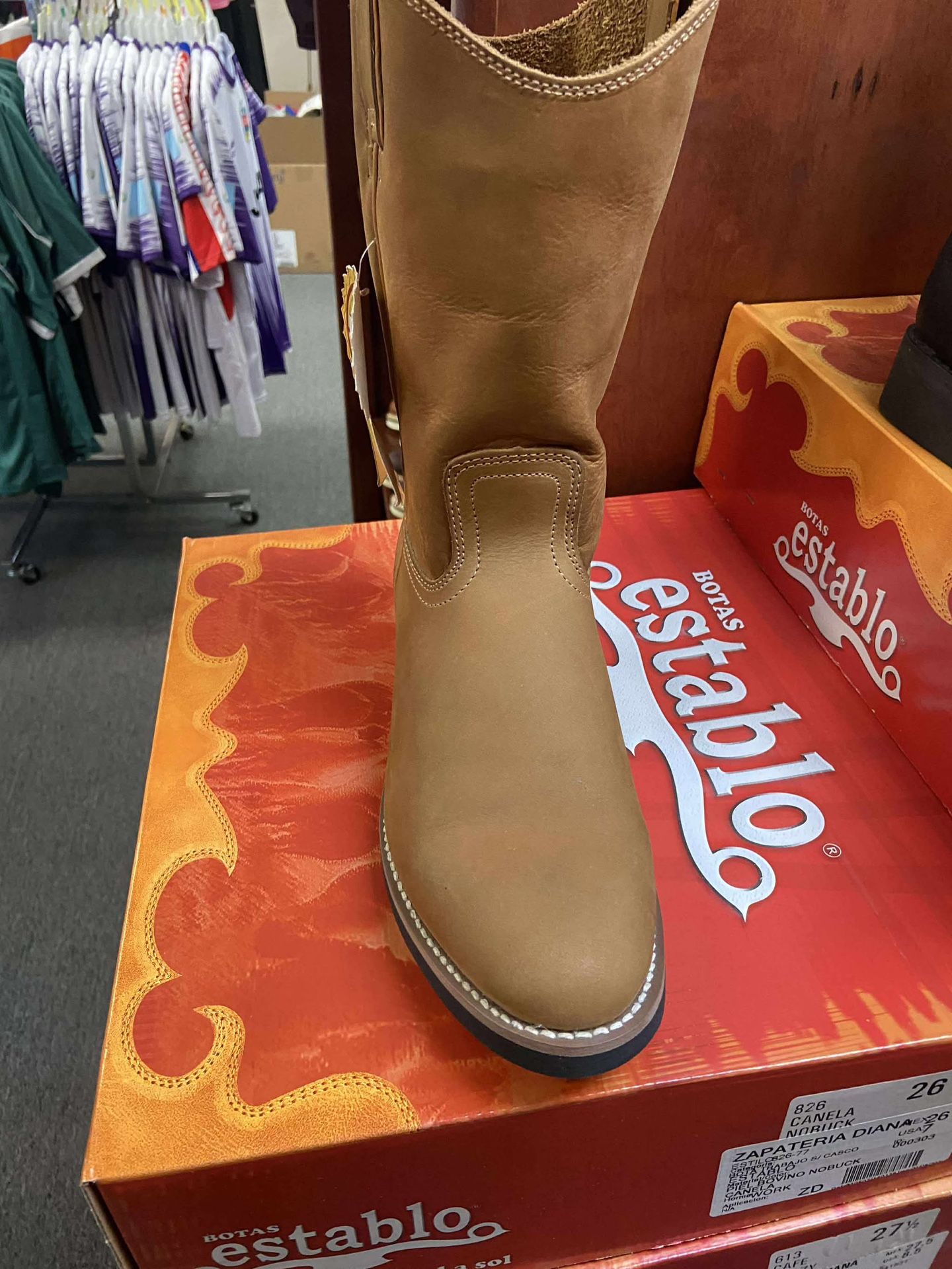 Nuevas botas de piel para trabajar marca Establo