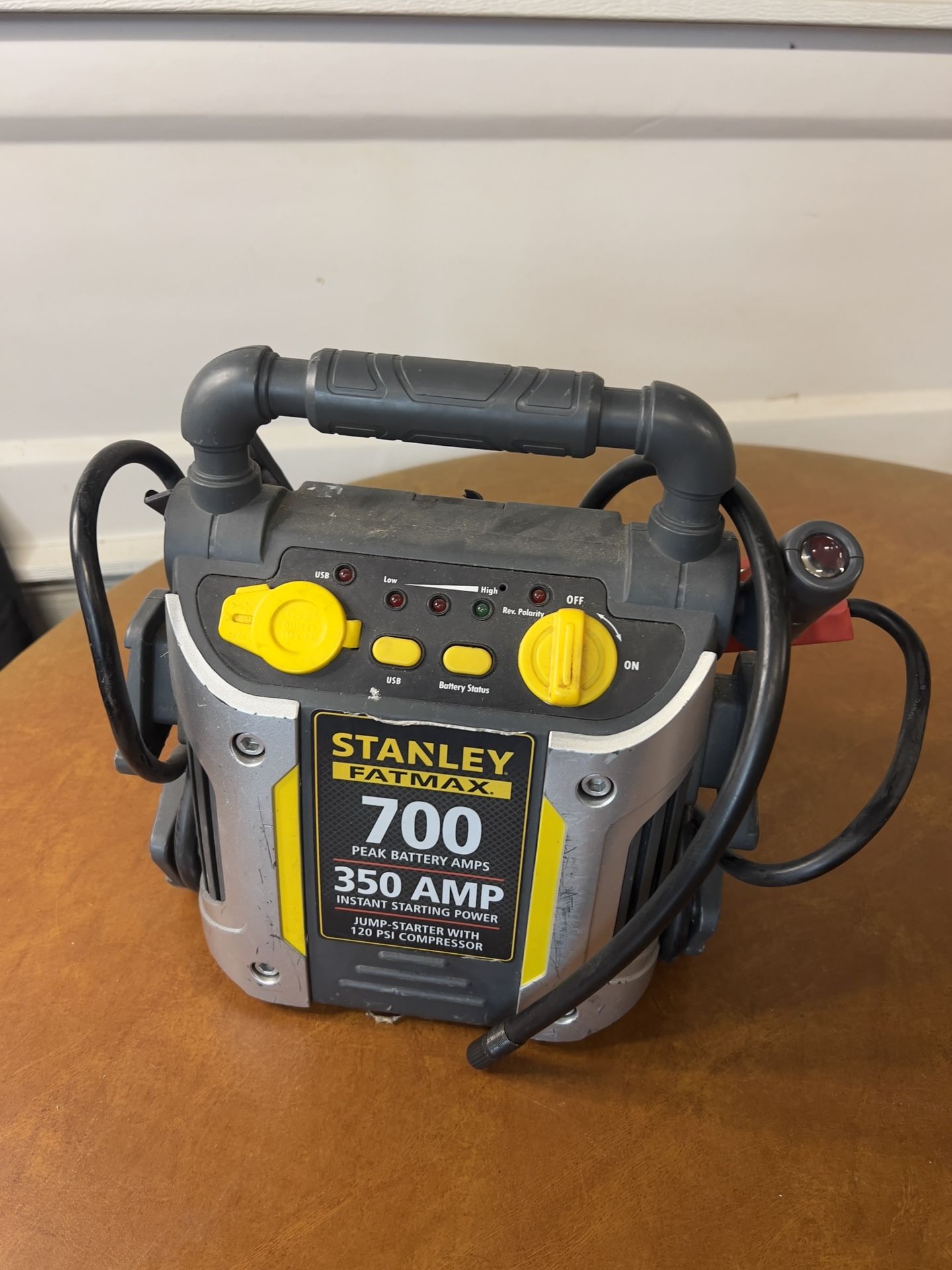 Stanley Fatmax J7CSR 700 Peak Amp Jump Starter Compressor USB Charger