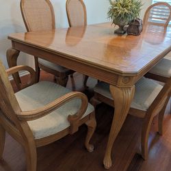 Dining Room Table And Chairs $290 OBO