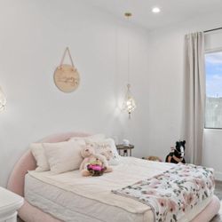 Soft Frame Design Double Bed - Pink