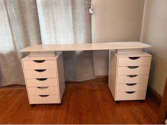 Nail Desk