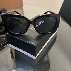 Black Chanel Sunglasses 
