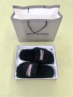 balenci fury slides