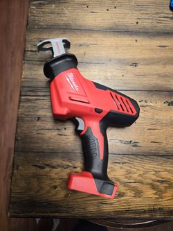 Hackzall Milwaukee panchos tools