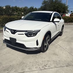 2025 Vinfast Vf8 