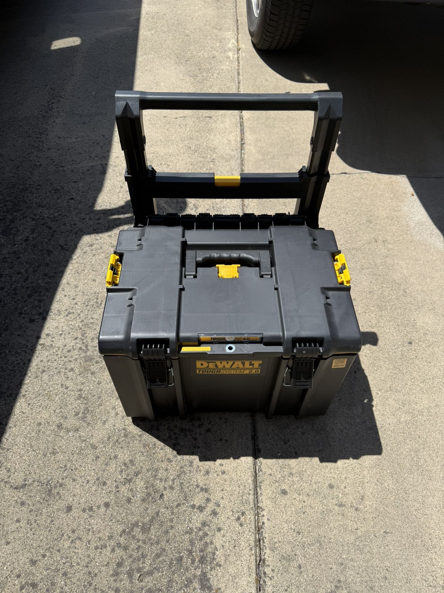 DEWALT TOOL BOX