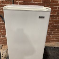Mini Dorm Size Fridge/freezer 
