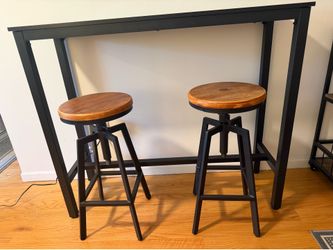 Bar Top Table and Stools