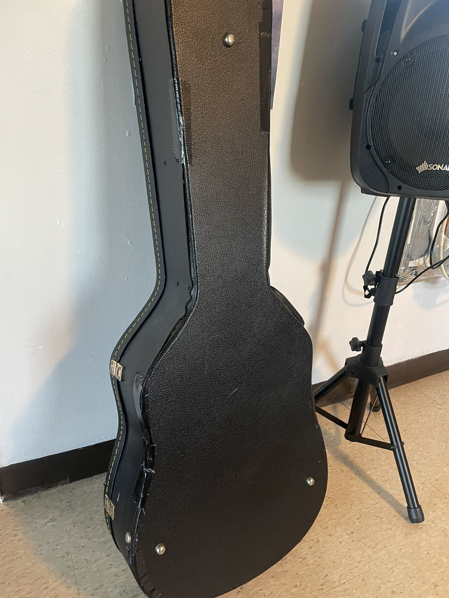 Hard Shell Guitar Case