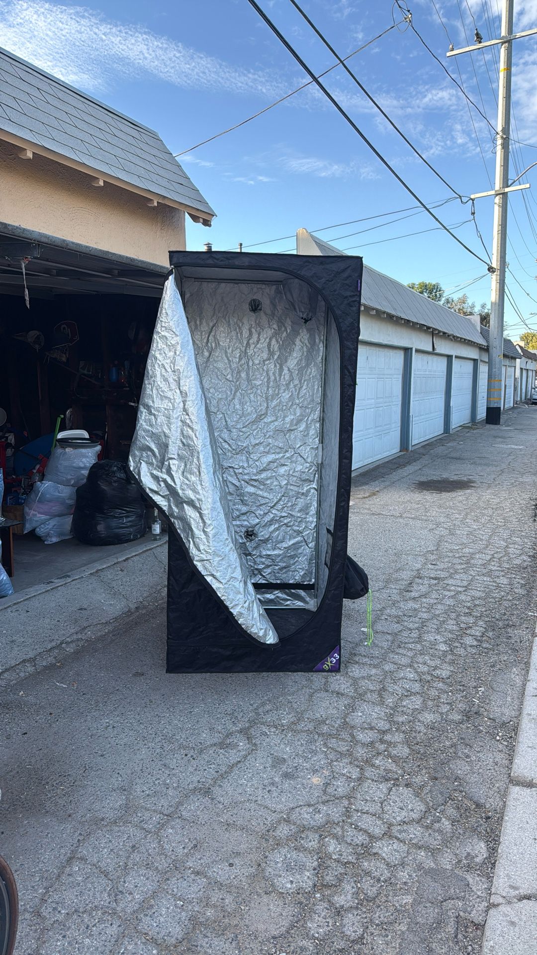3x3 Grow Tent/800w LED Light Included
