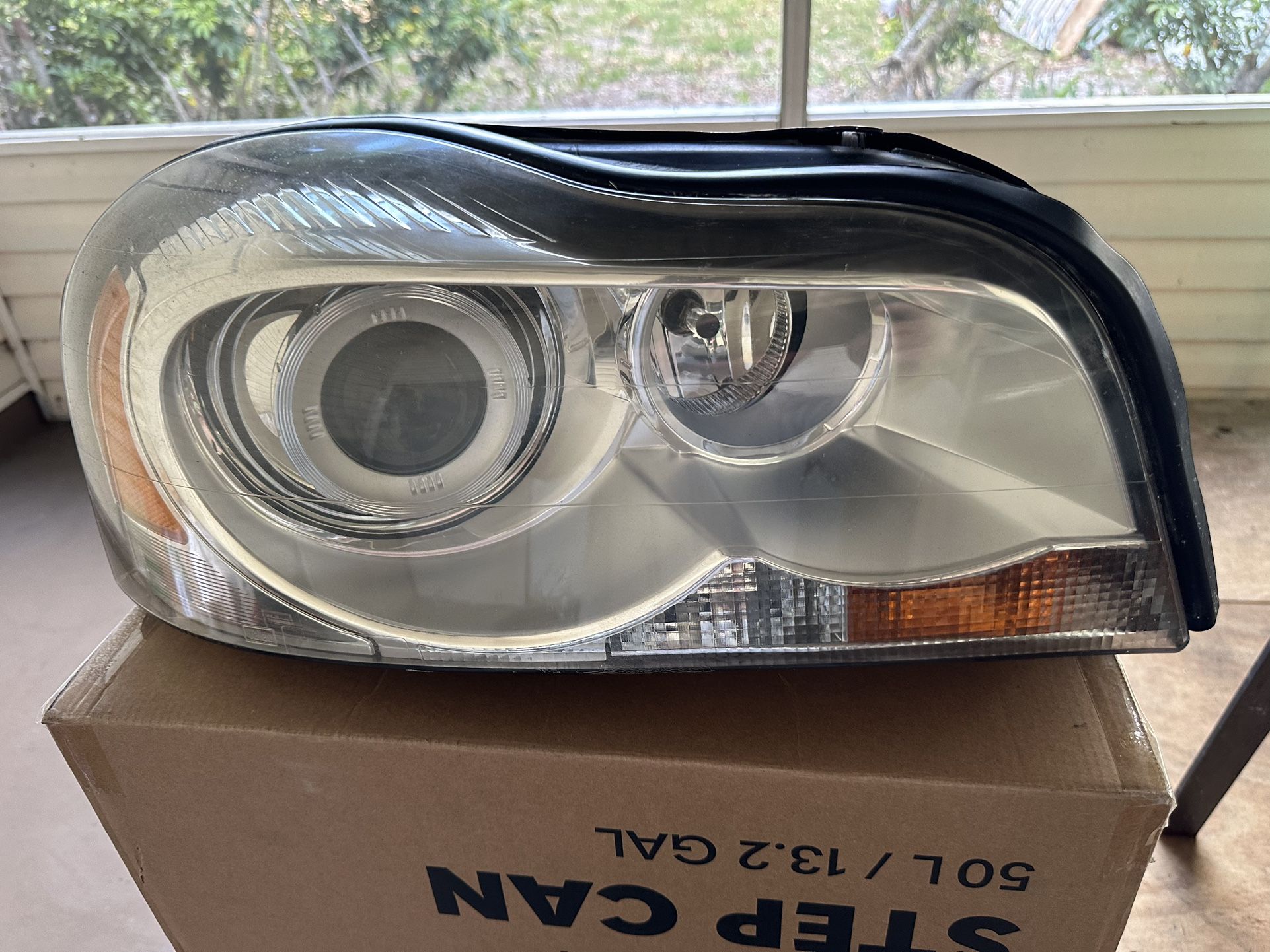 Headlights Volvo XC90