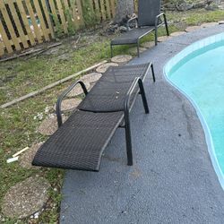 Pool Lounges 