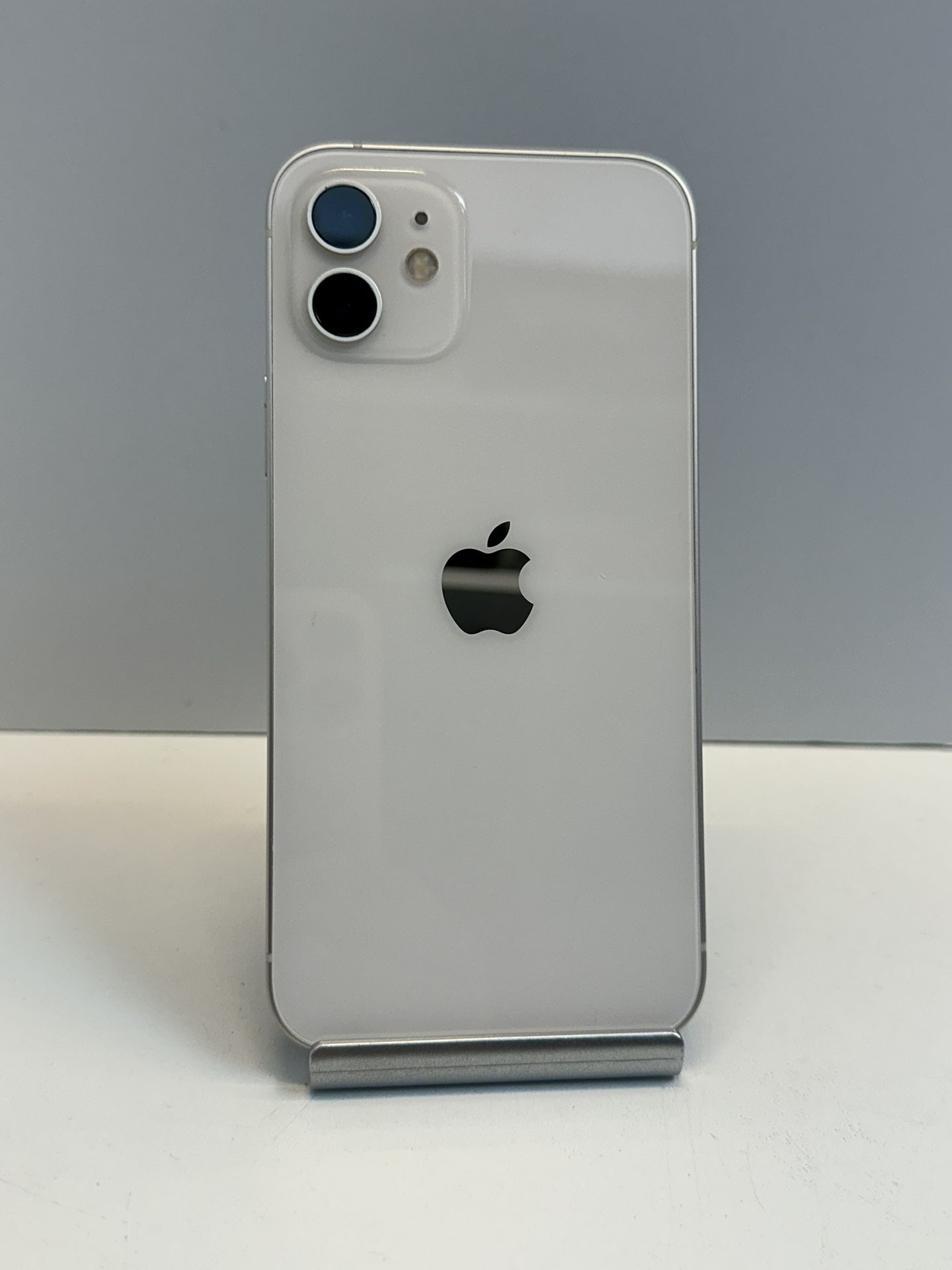Apple iPhone 12 64gb. ( Fully Unlocked )