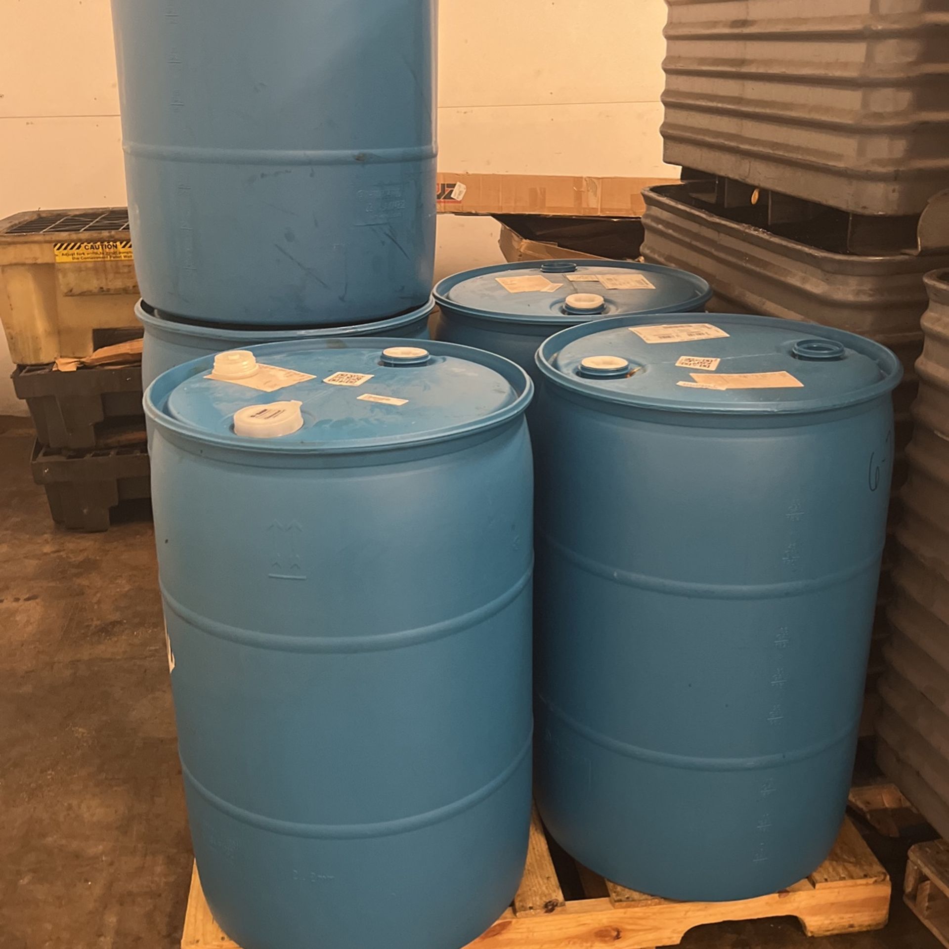 55 Gallon Plastic Drums for Sale in Mesquite, TX - OfferUp