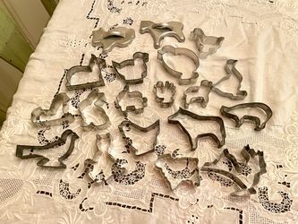 Vintage animal shapes Metal Cookie Cutter LOT