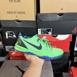 Kobe 8 Elite Superhero size 10 VNDS 