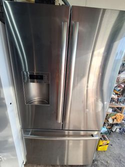 Bosch Bottom Mount Refrigerator Smart French Door Refrigerator Stainless Steel, Ice Maker