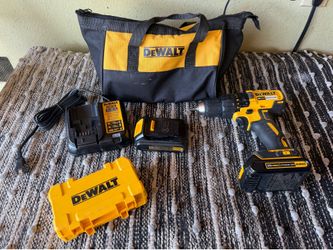 DeWALT 20V MAX Brushless Drill Kit – 2 Batteries, Charger, Bag & Bit Set