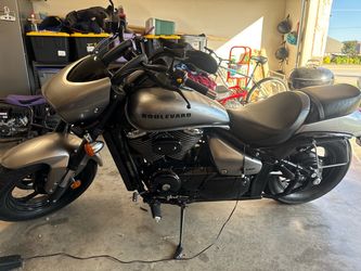 Suzuki Boulevard m50￼