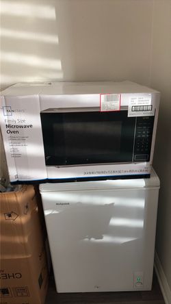 Mainstays Family Size Microwave Oven 2.2 Cu Ft
