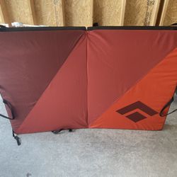 Black DIMOND Bouldering Pad Used Once 