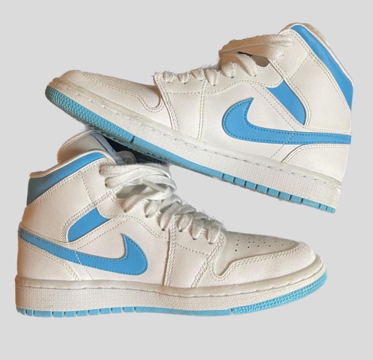 Nike Shoes Women’s Air Jordan 1 Mid ‘Unc’ Size 8