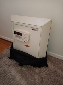WALL SAFE