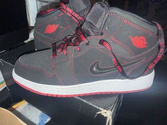 Air Jordan 1 Mid Black Red Sneakers