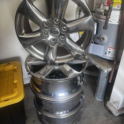 Ford  F150 18in OEM Wheels 