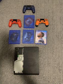 Playstation 4/ 3 controllers/ 4 games