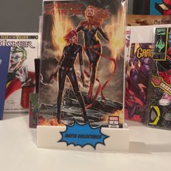 Captain Marvel #1 - Exclusive Variant