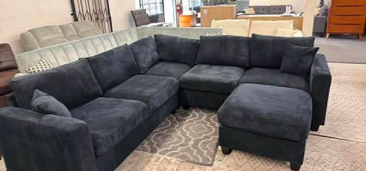 New Corduroy Sectional Couch with Ottoman! Free Delivery 🚚!
