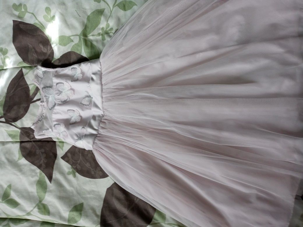 Beautiful buttefly dress size 6