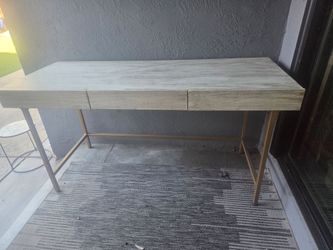 Cost Plus World Market Desk