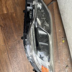 2015 TOYOTA AVALON  LEFT HEADLIGHT 
