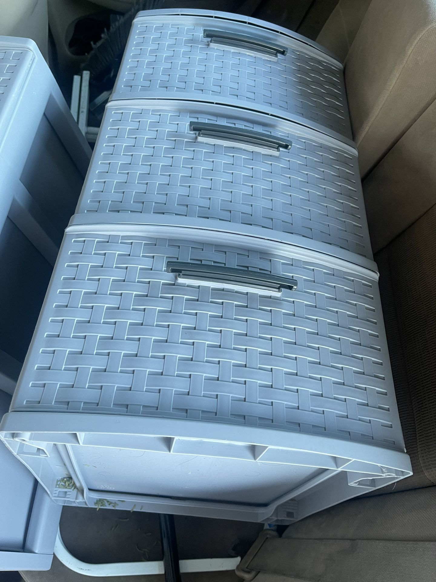 Plastic drawers, are New