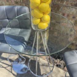 Table Chairs And Lamp