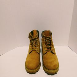 Timberland  Men's  6" Wheat Boots SIZE 9.5