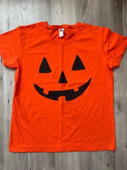 Pumpkin jack-o’-lantern women’s t-shirt! (Size XL)